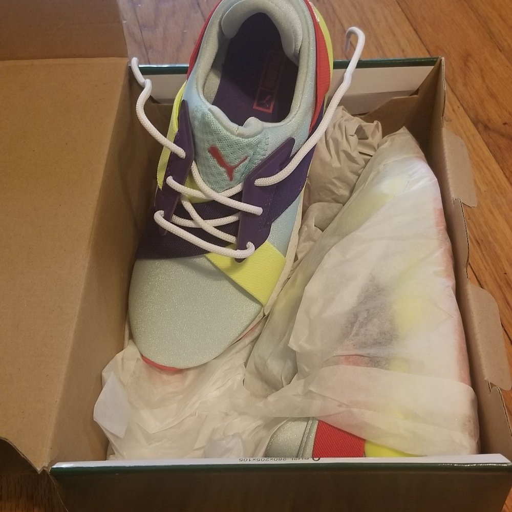 Girls gym shoes